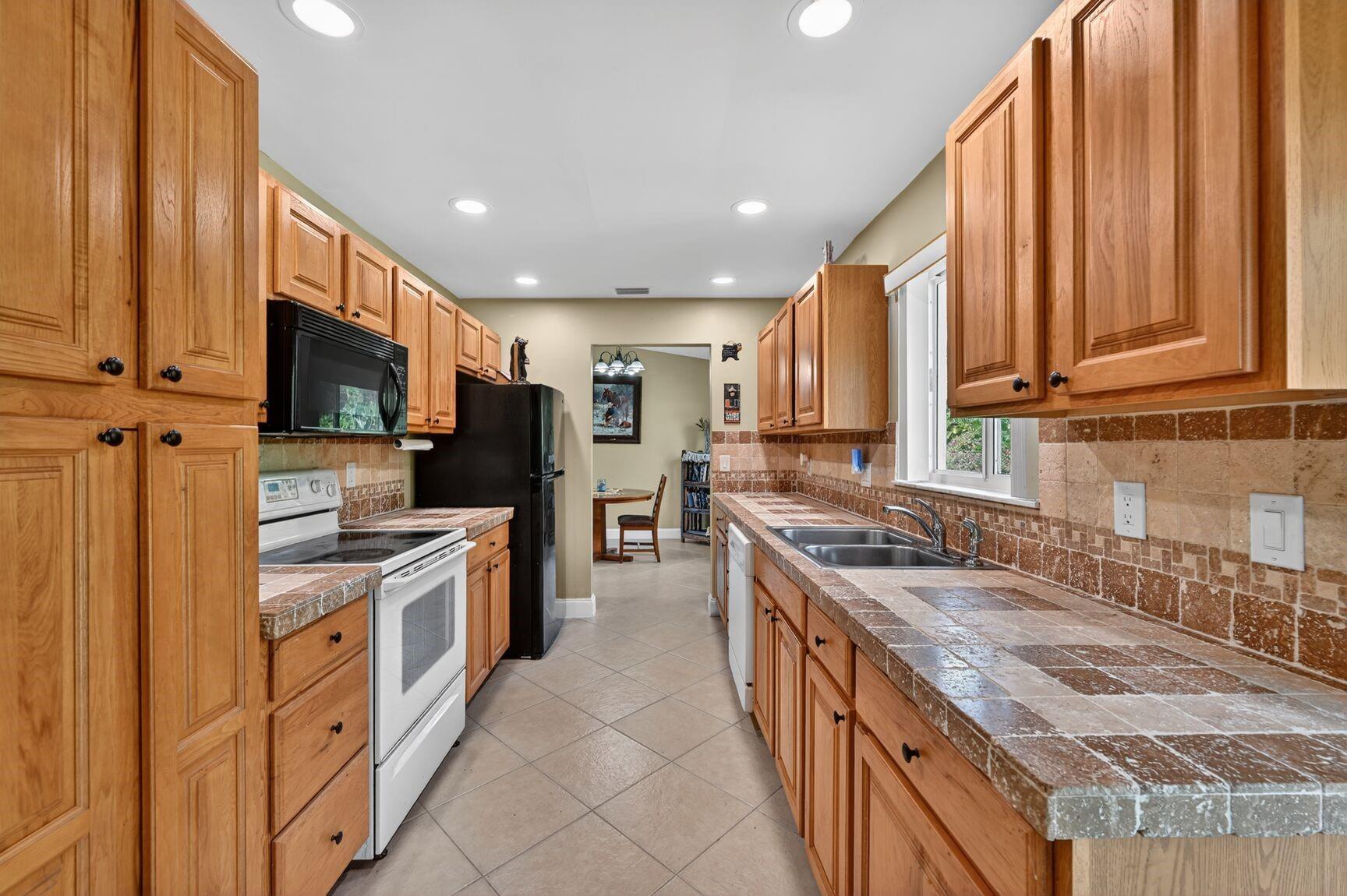 12541 SW 10th Ct Davie, FL 33325