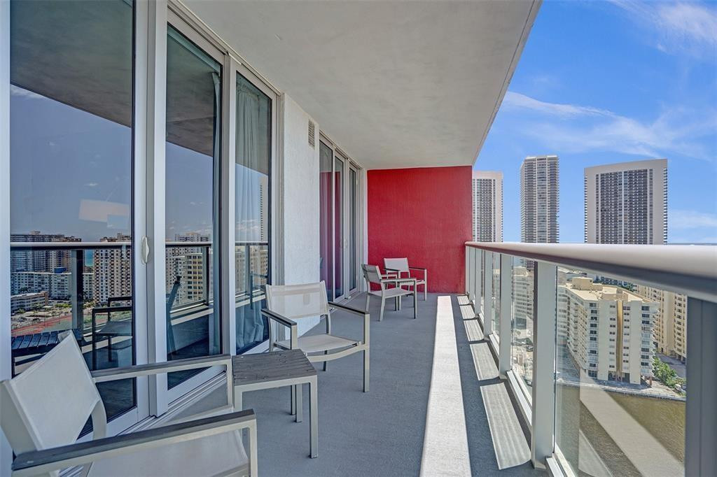 image Beachwalk Condominium10