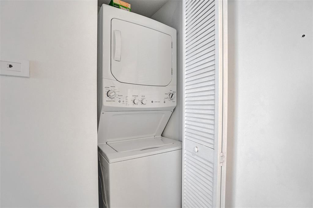 image Beachwalk Condominium12
