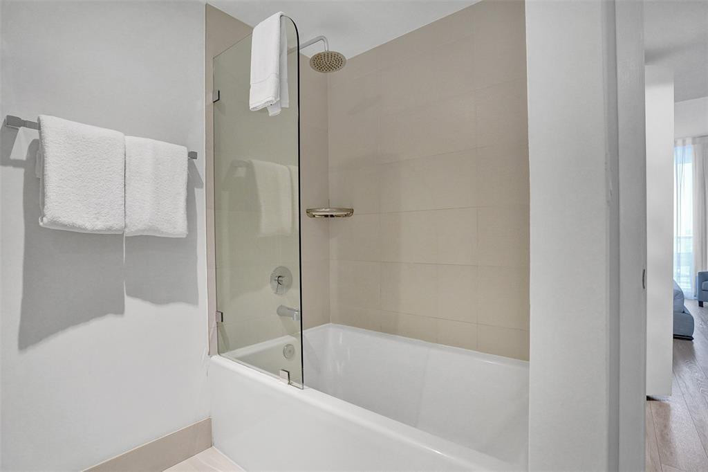 image Beachwalk Condominium13