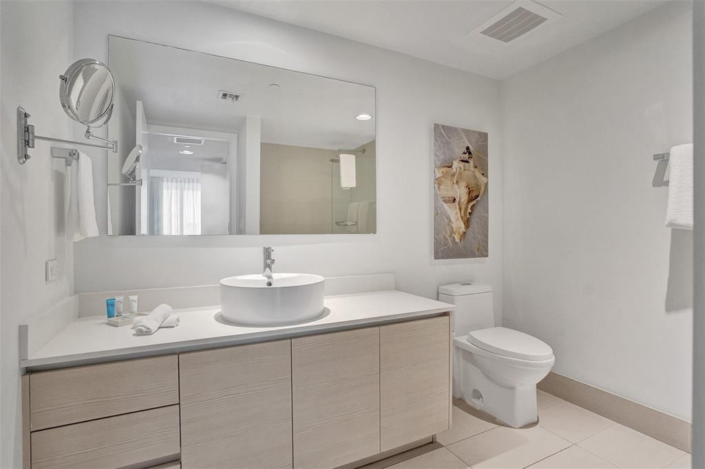 image Beachwalk Condominium14