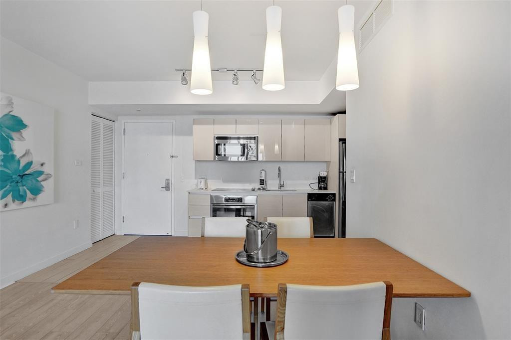image Beachwalk Condominium19