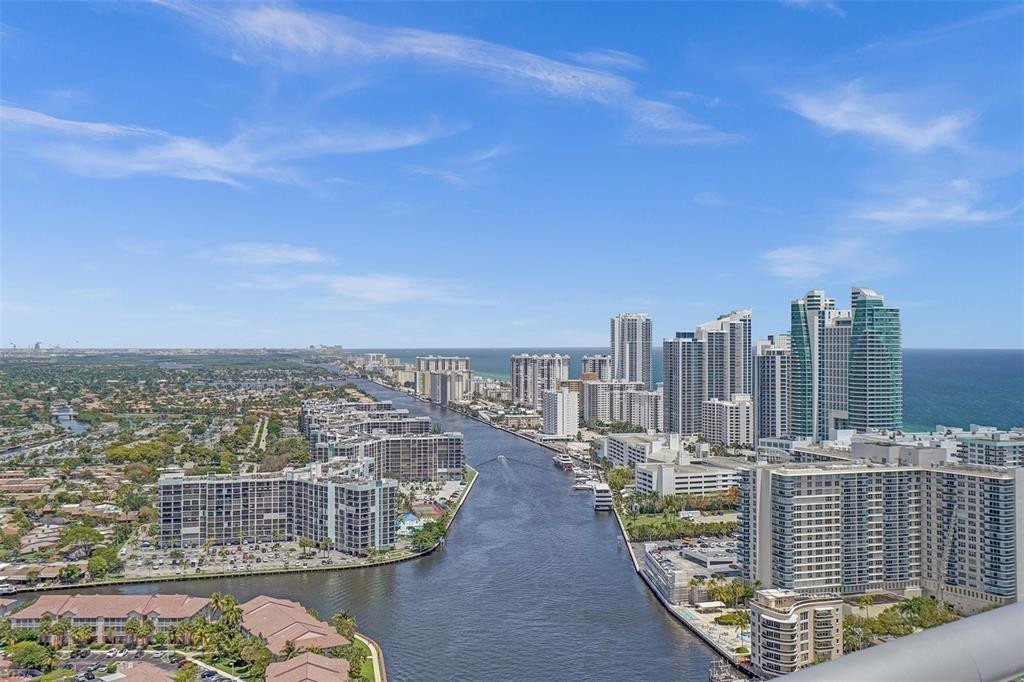 image Beachwalk Condominium2