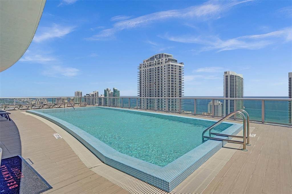 image Beachwalk Condominium6