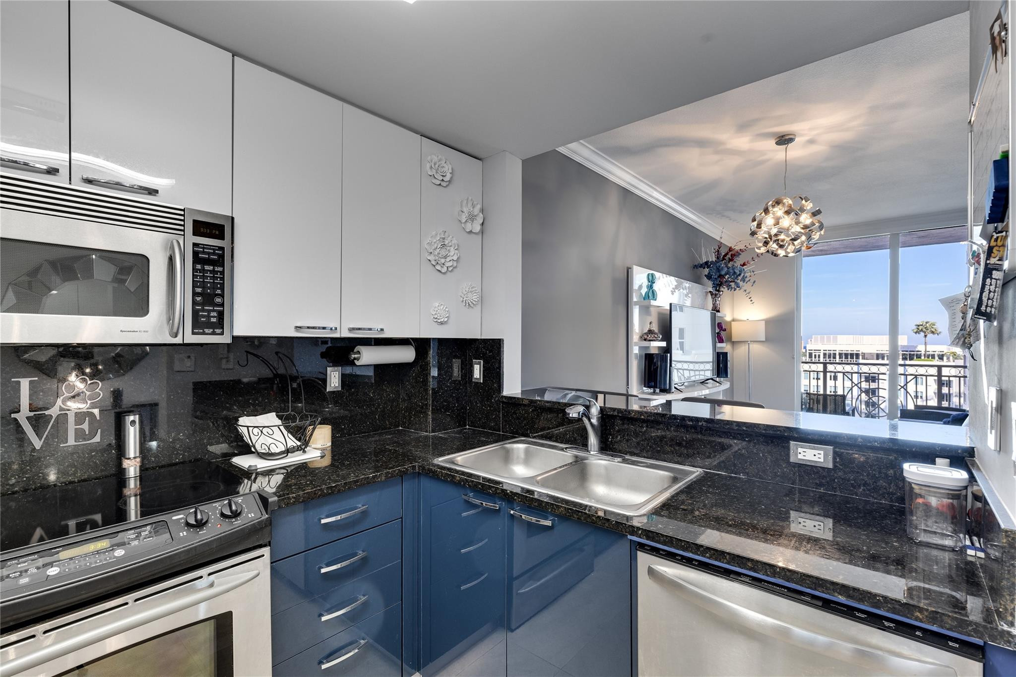 511 SE 5th #2018 Fort Lauderdale, FL 33301