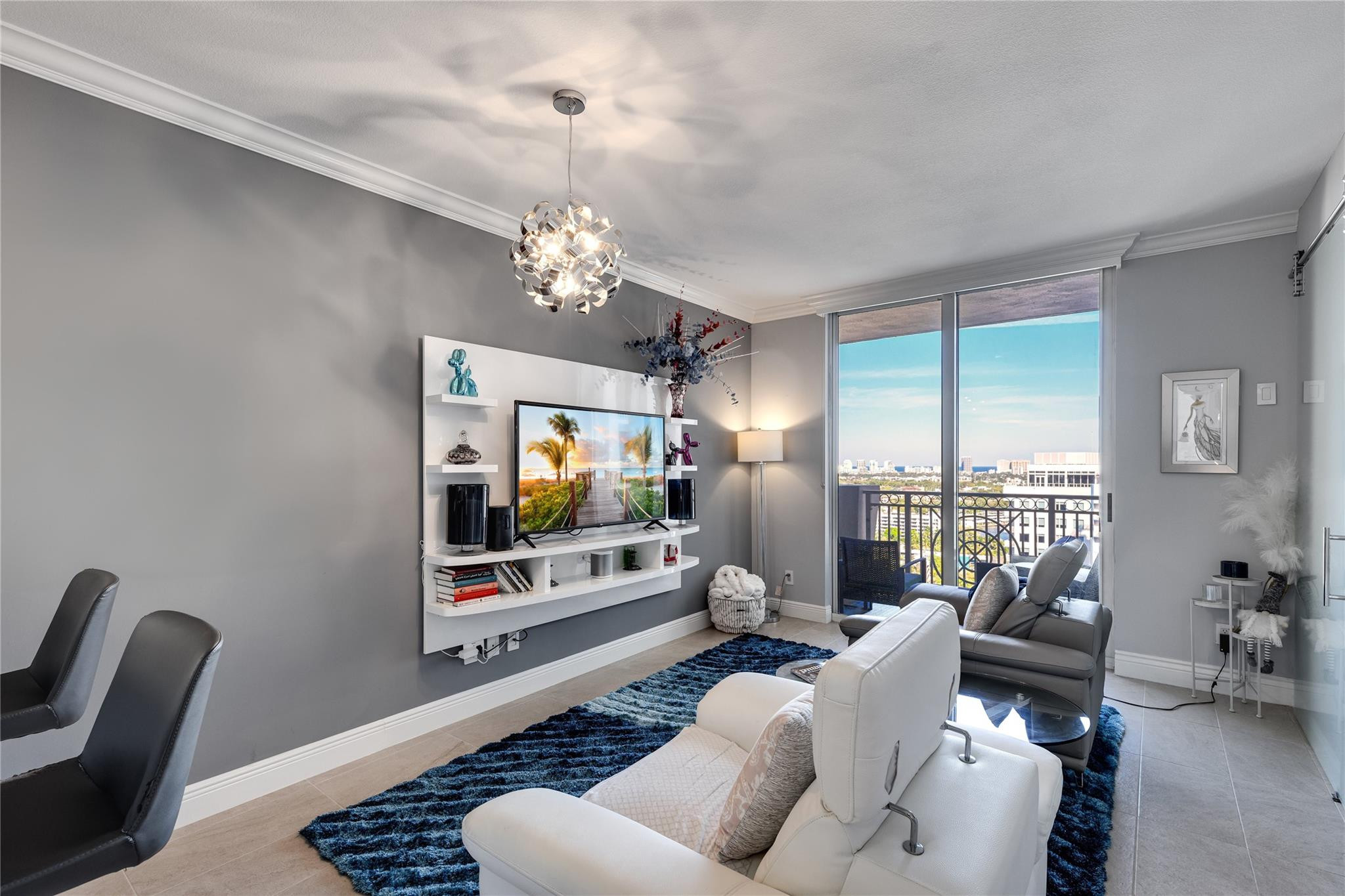 511 SE 5th #2018 Fort Lauderdale, FL 33301