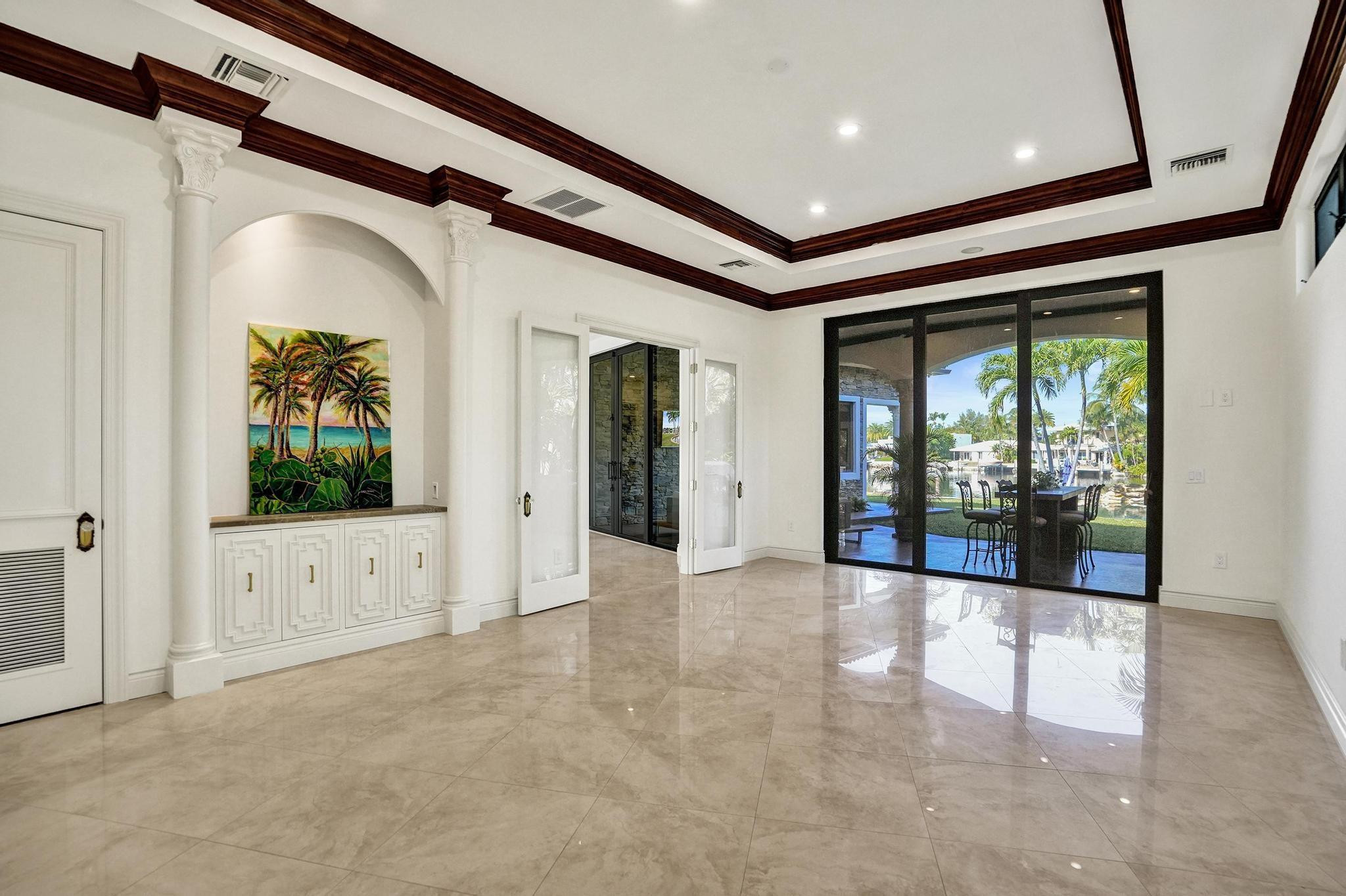 2425 Middle Riv Fort Lauderdale, FL 33305