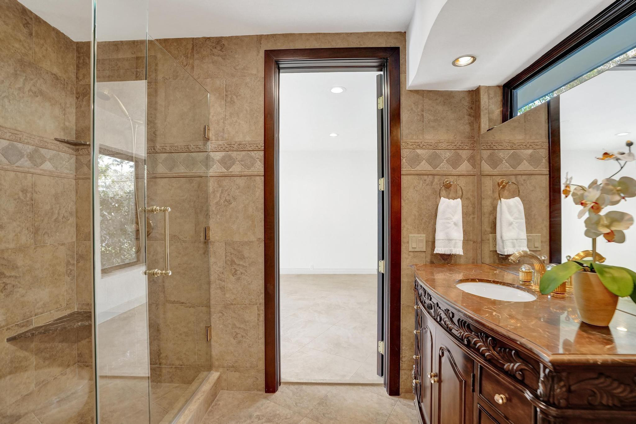 2425 Middle Riv Fort Lauderdale, FL 33305