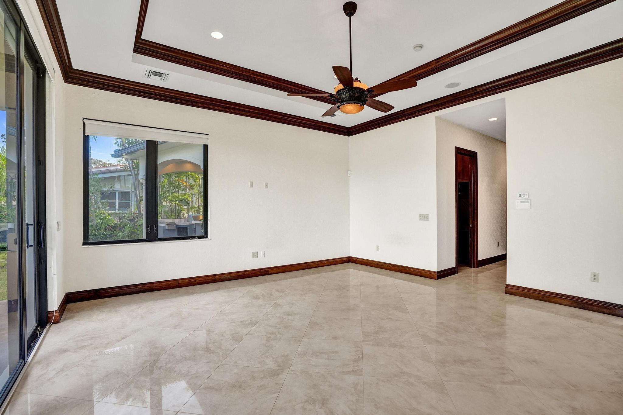 2425 Middle Riv Fort Lauderdale, FL 33305