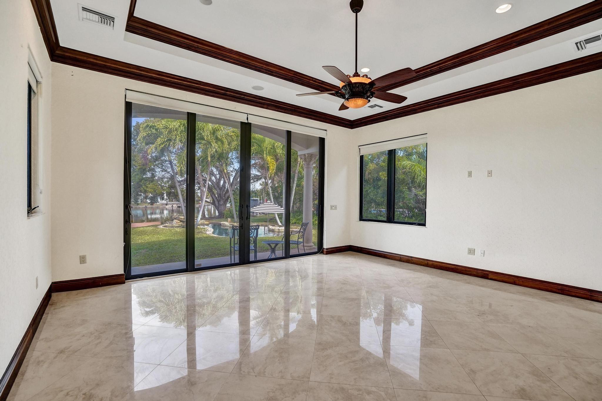 2425 Middle Riv Fort Lauderdale, FL 33305