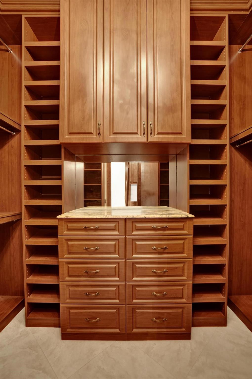 2425 Middle Riv Fort Lauderdale, FL 33305