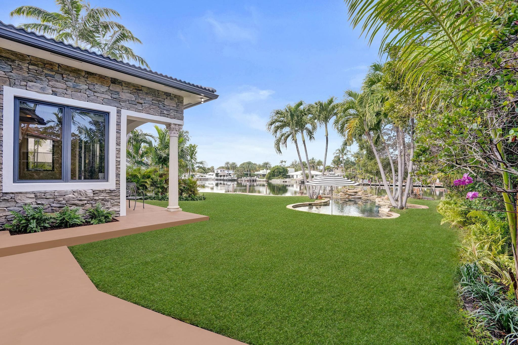 2425 Middle Riv Fort Lauderdale, FL 33305