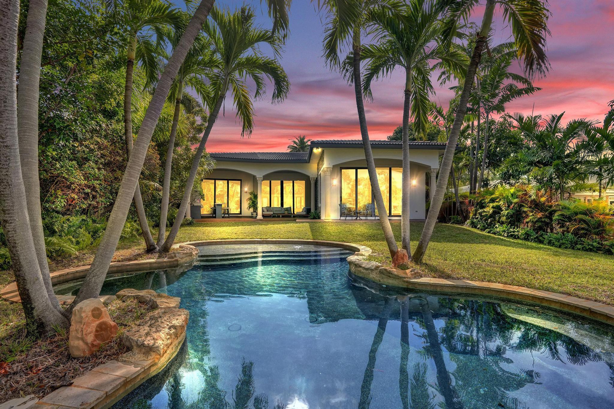 2425 Middle Riv Fort Lauderdale, FL 33305