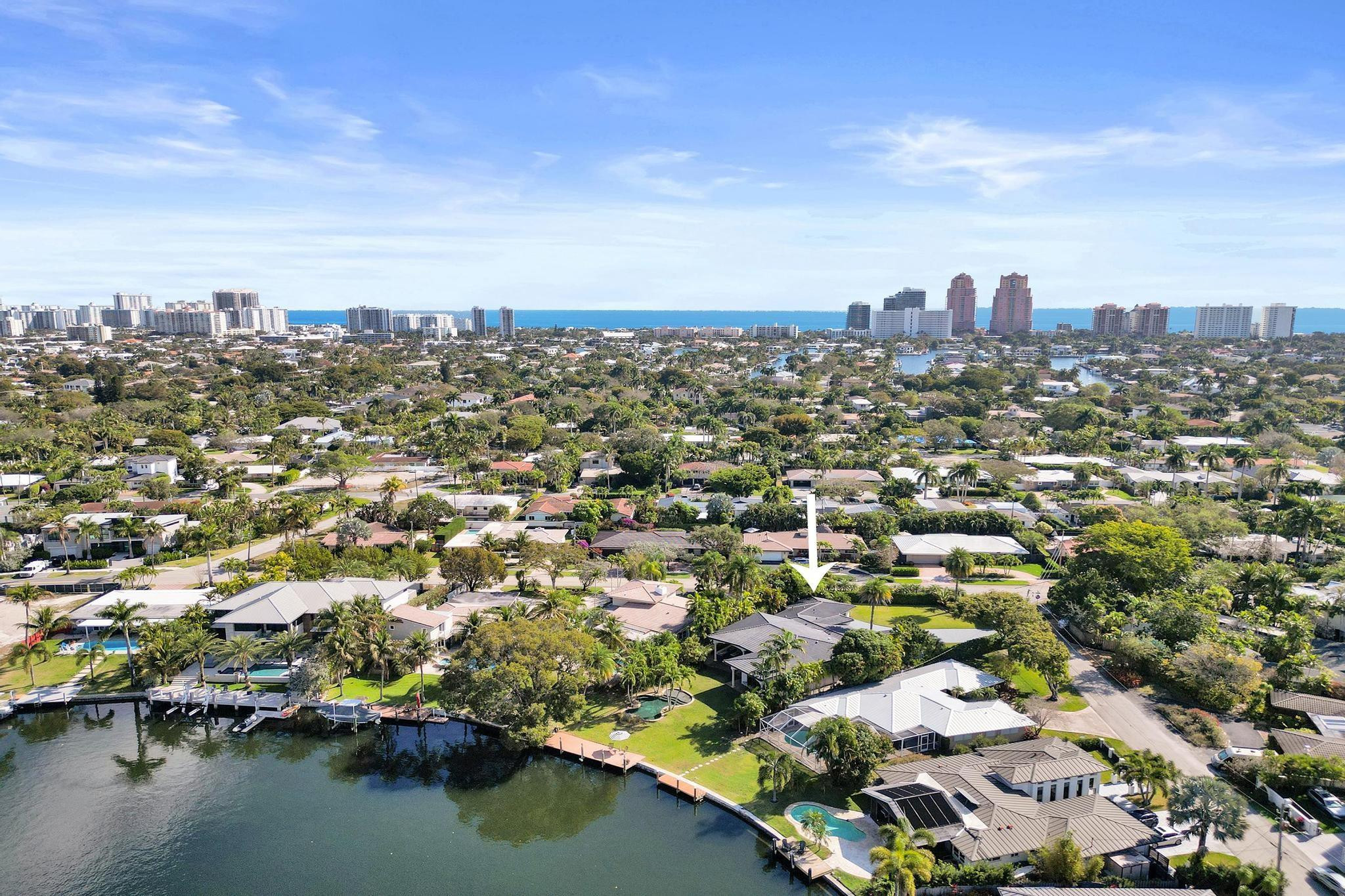 2425 Middle Riv Fort Lauderdale, FL 33305