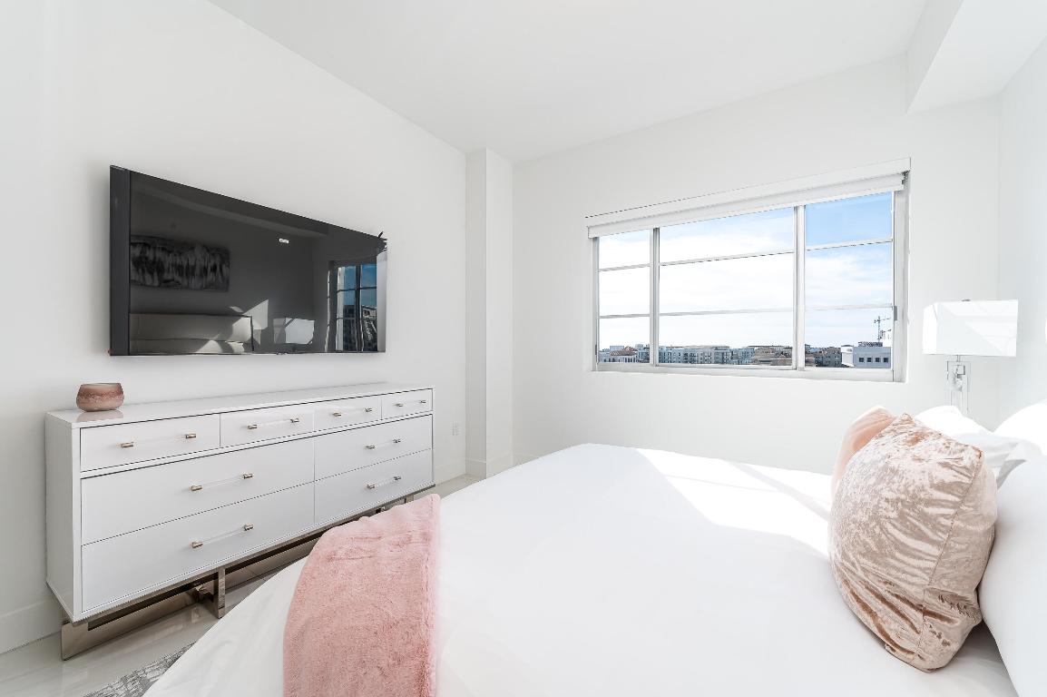 155 E Boca Raton #1103 Boca Raton, FL 33432