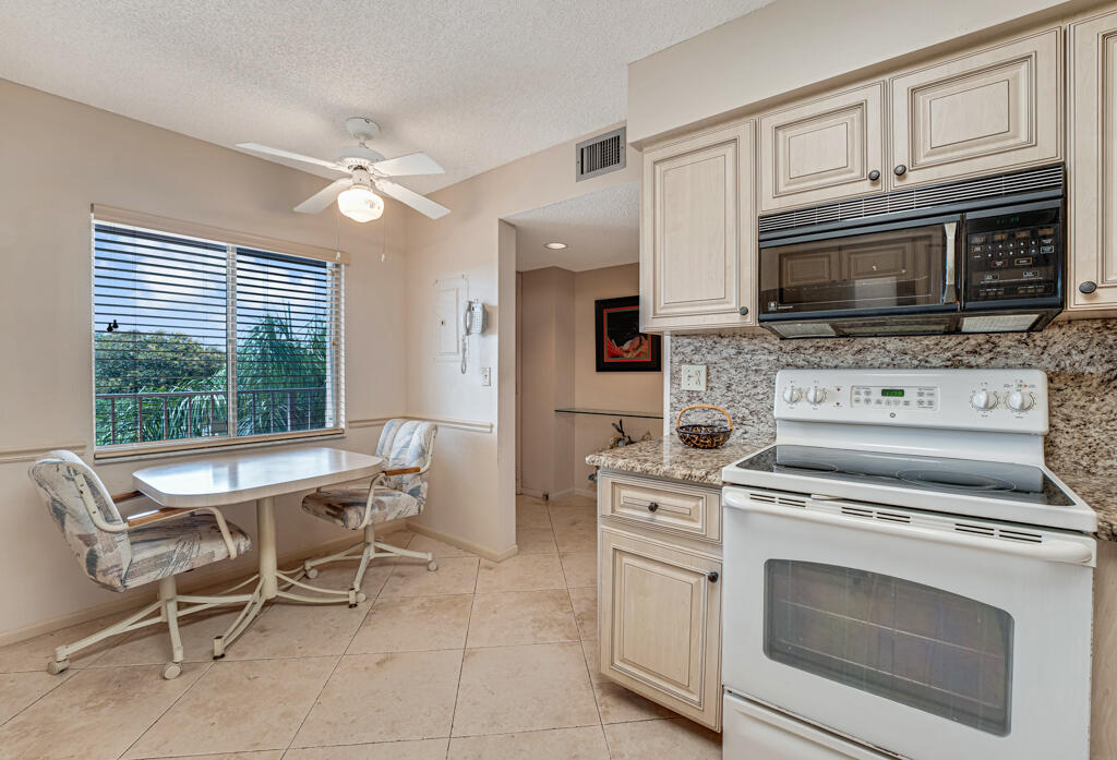 7301 Amberly #407 Delray Beach, FL 33446