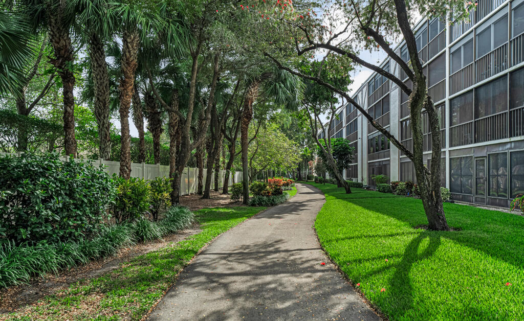 7301 Amberly #407 Delray Beach, FL 33446