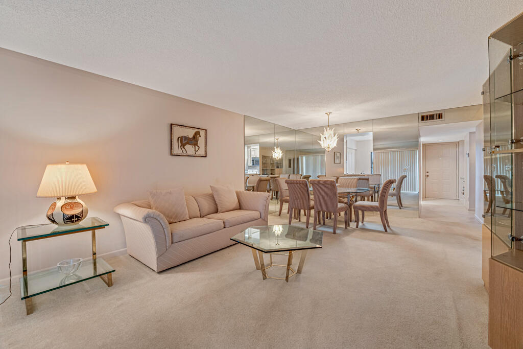 7301 Amberly #407 Delray Beach, FL 33446