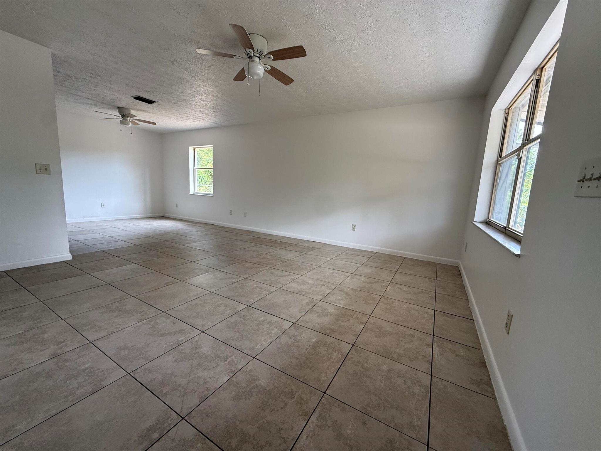 2564 Navajo Ave,Fort Pierce, FL 34946