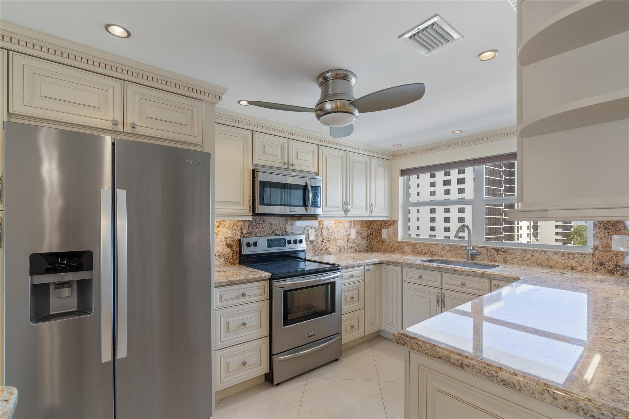 3300 S Ocean Blvd #720c