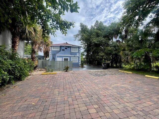 919 2nd St #3