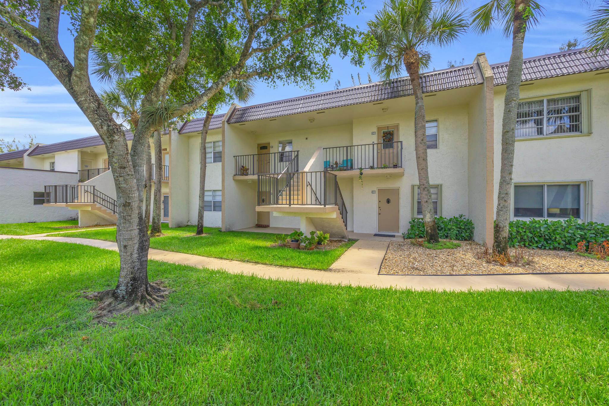 150 Lake Meryl Dr #247