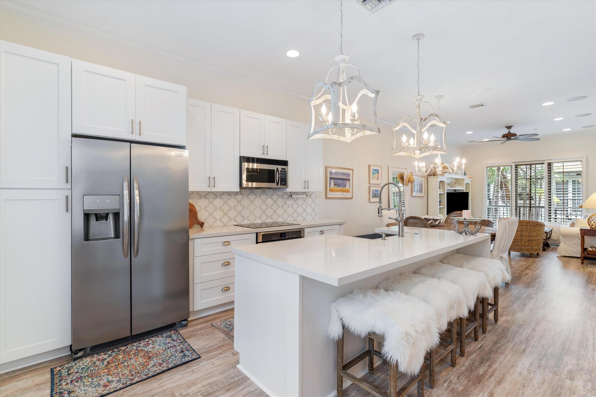 607 Renaissance Ln
