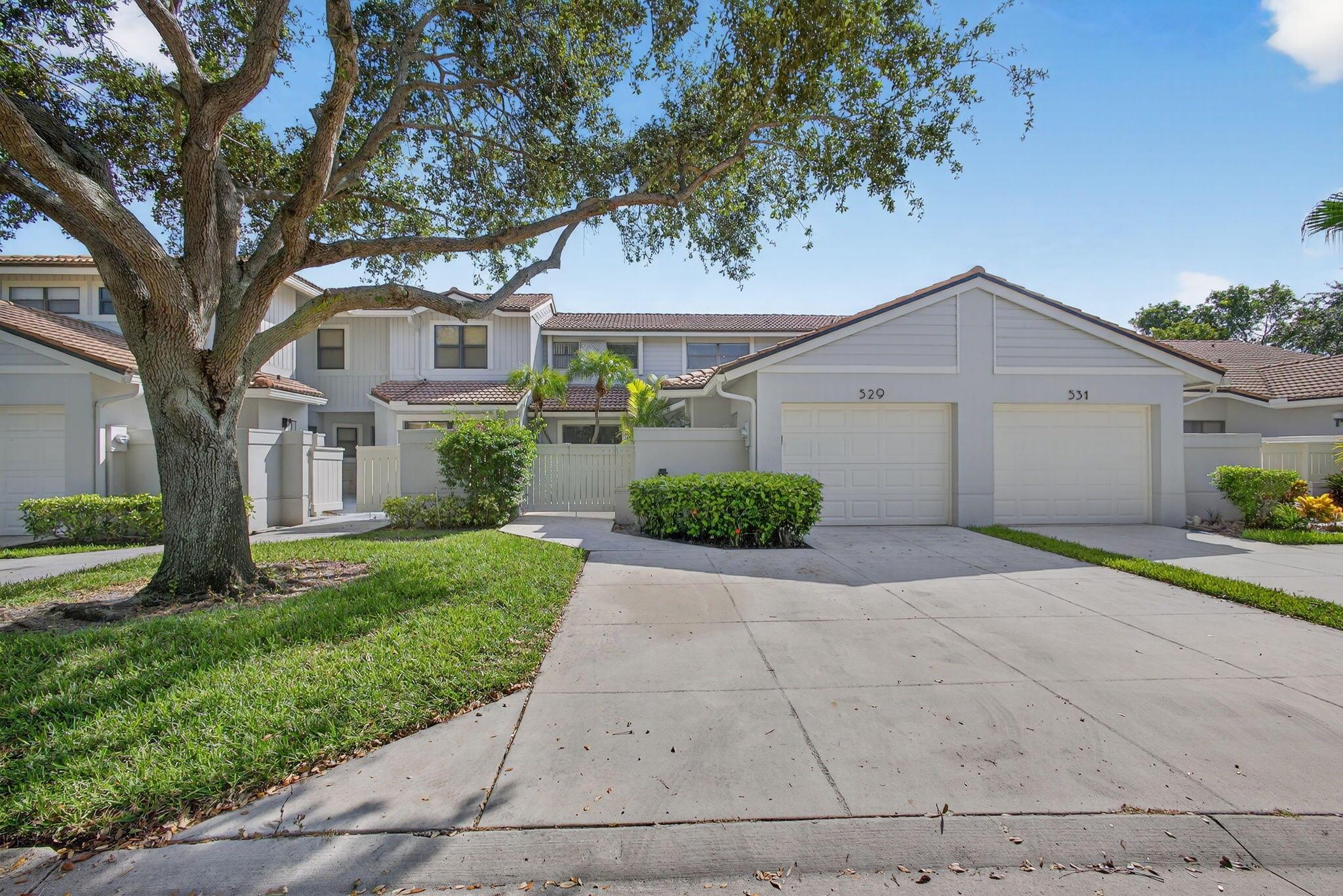 529 Prestwick Cir