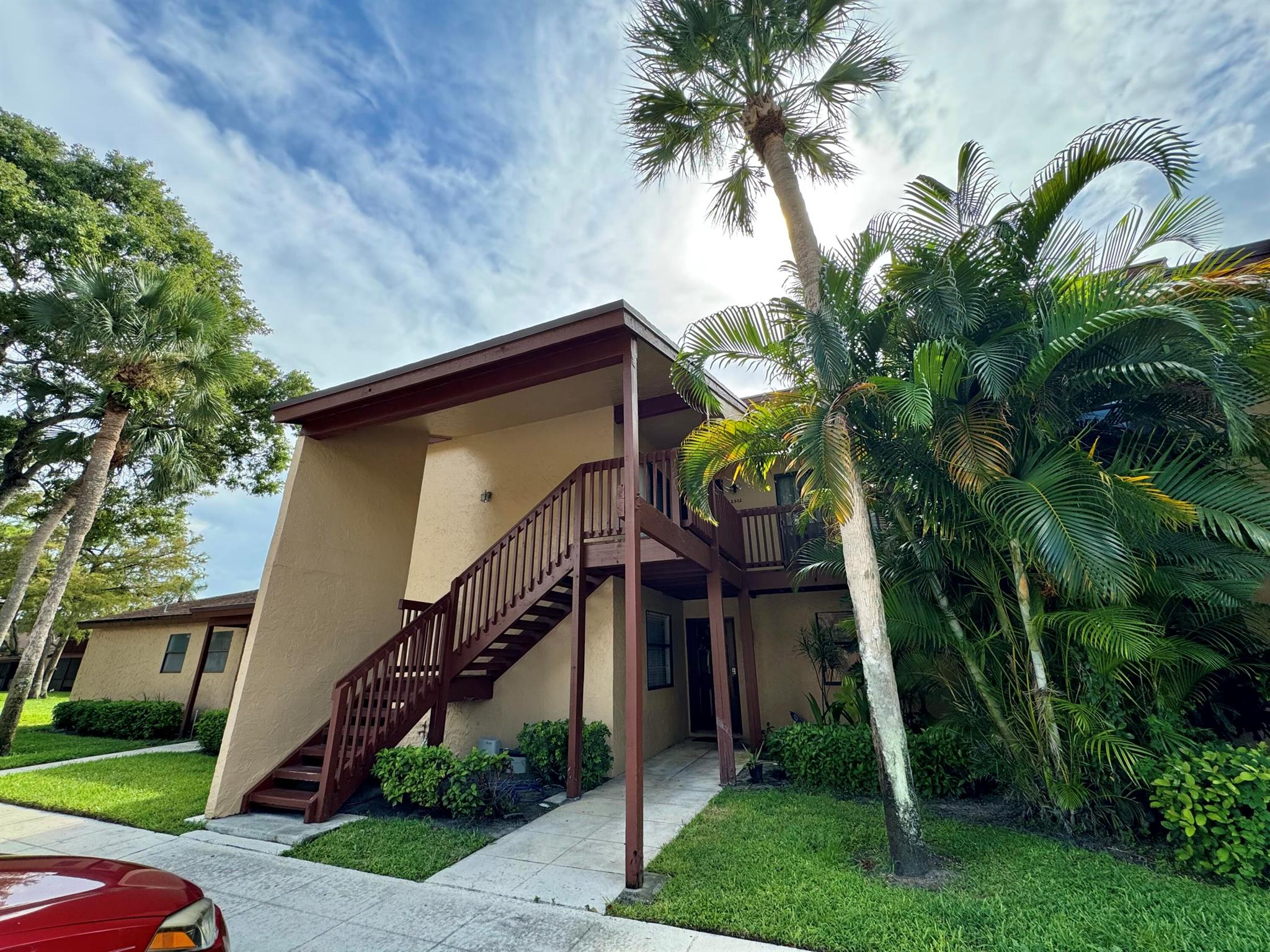 2502 Lakeview Cir