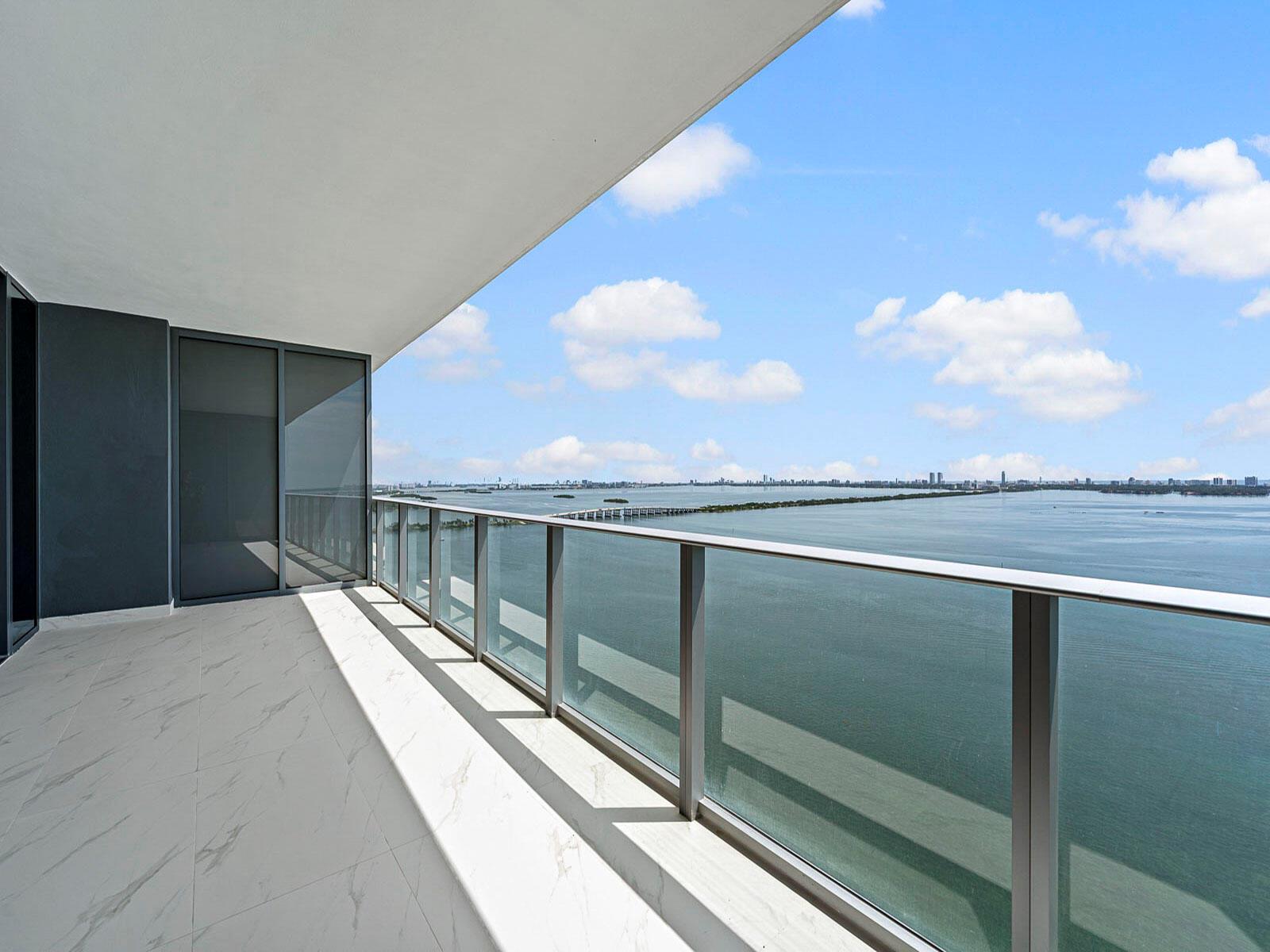 image Bay Breeze30