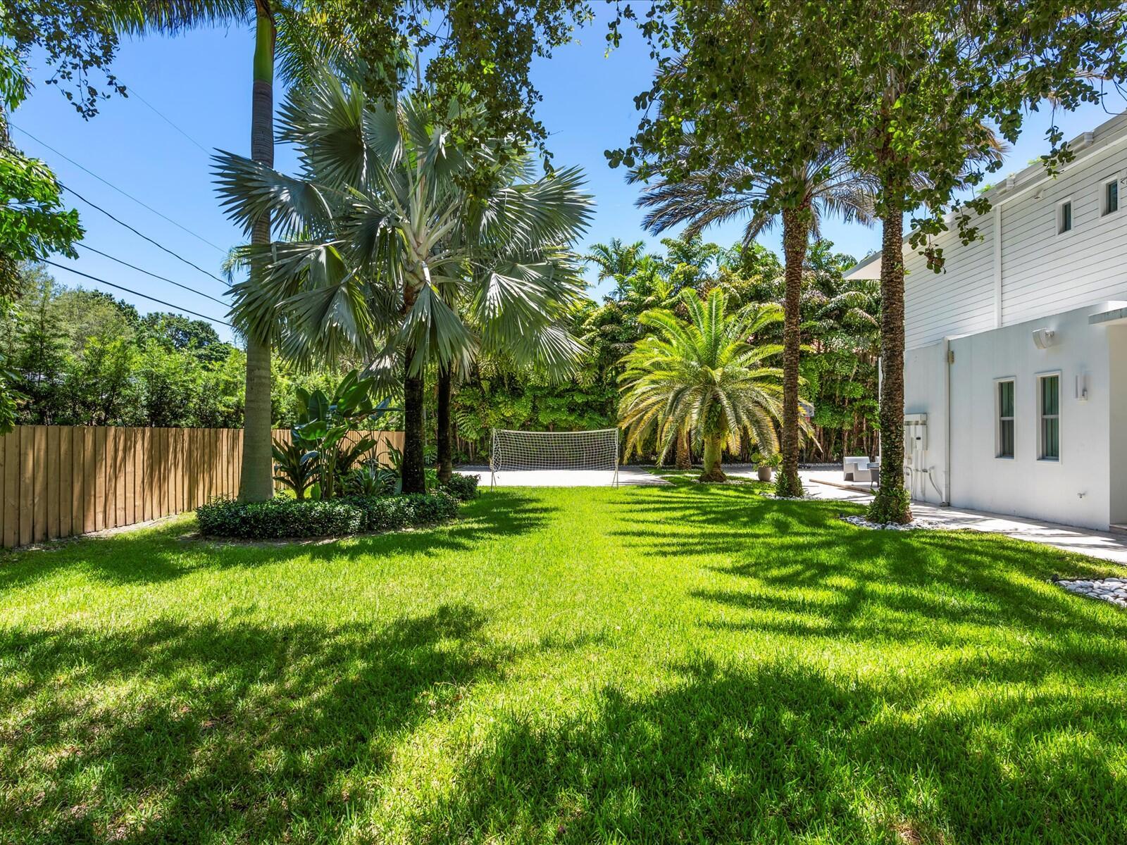 3917 SW 42nd Ave Miami, FL 33146