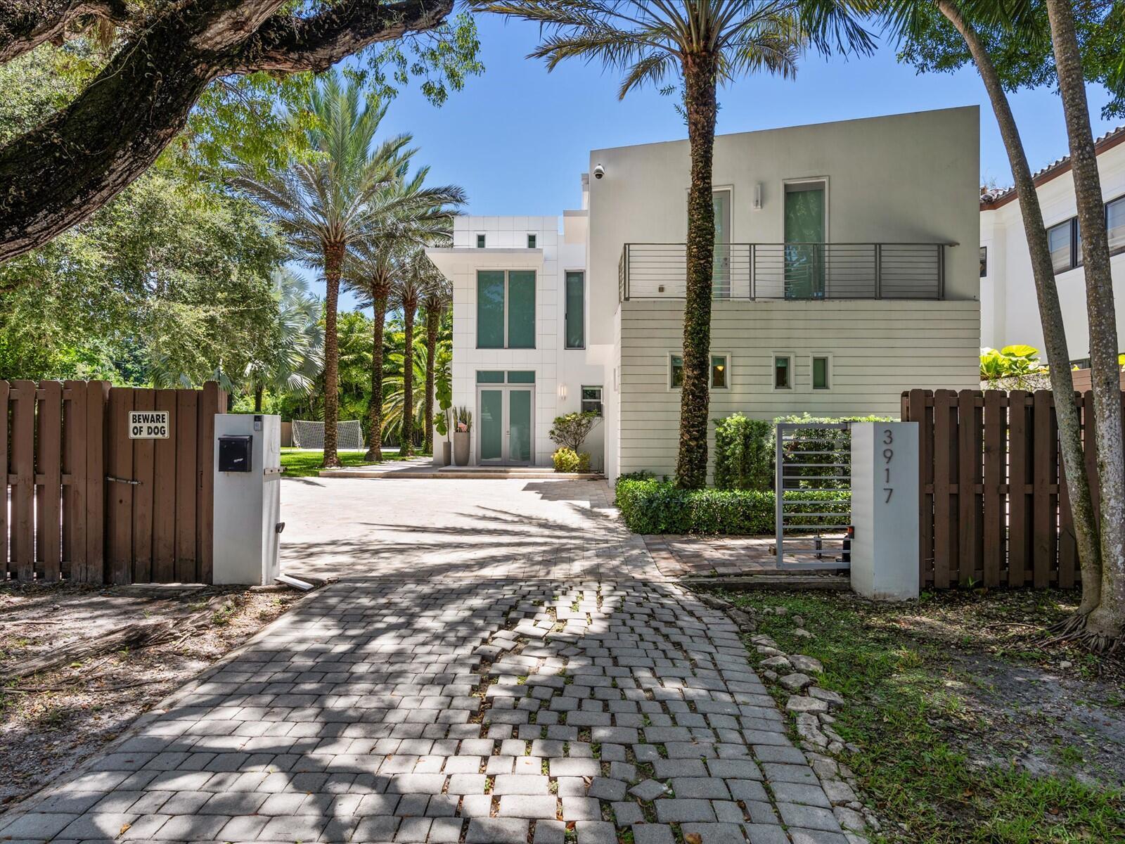 3917 SW 42nd Ave Miami, FL 33146