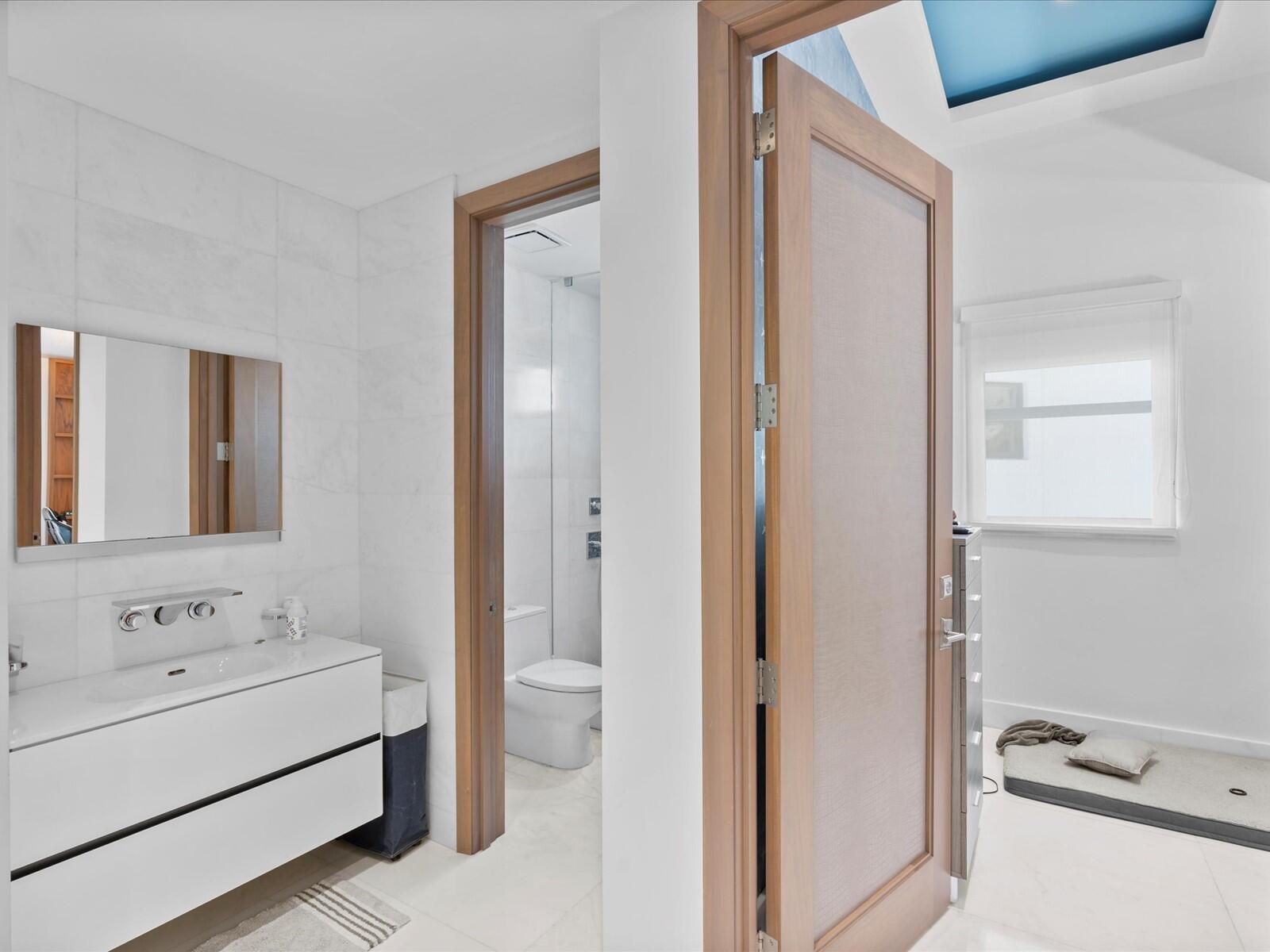 3917 SW 42nd Ave Miami, FL 33146