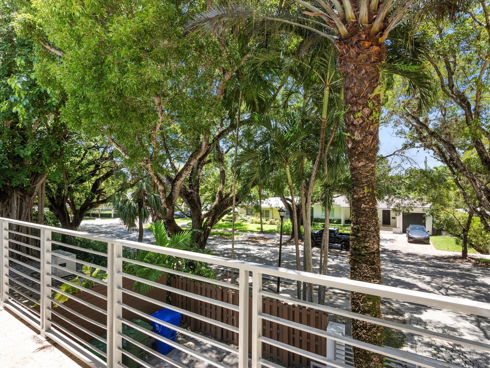 3917 SW 42nd Ave Miami, FL 33146