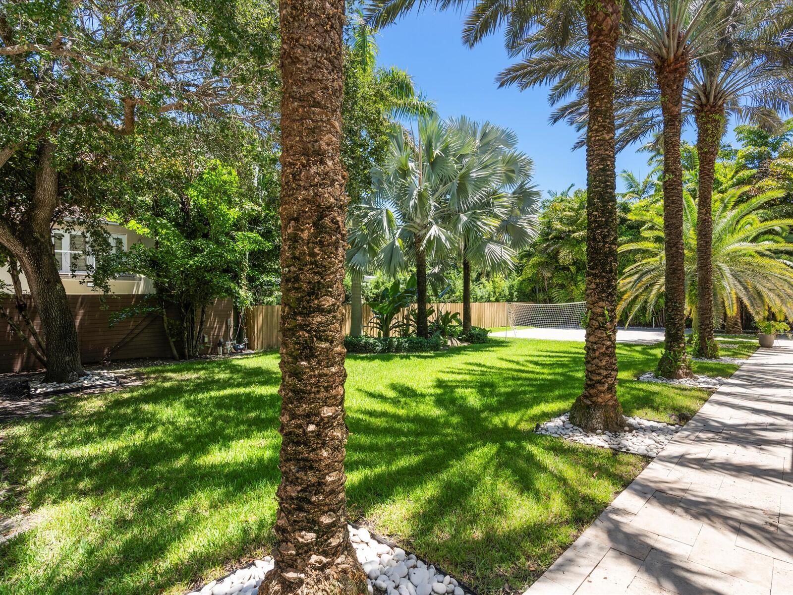 3917 SW 42nd Ave Miami, FL 33146