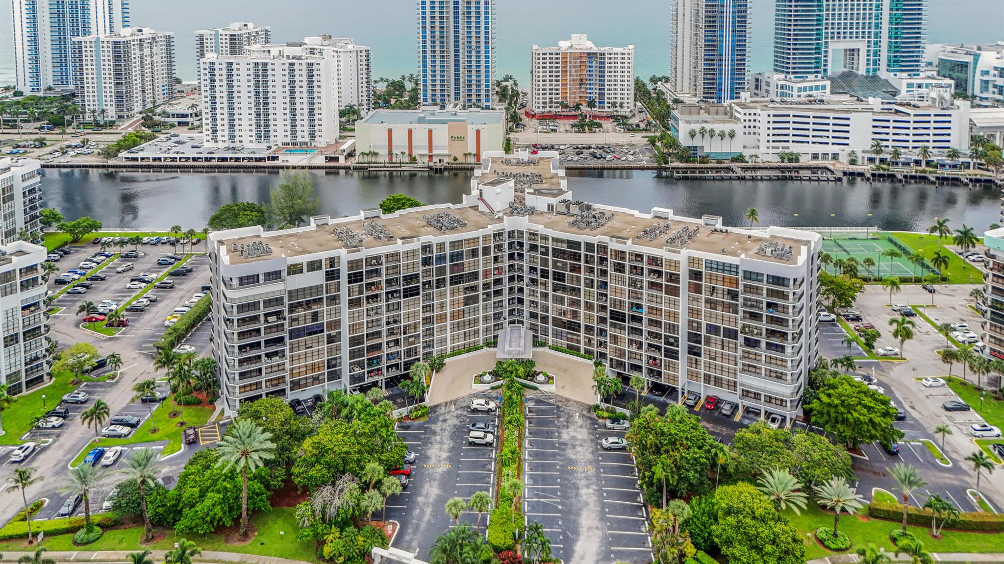 600 Parkview Dr #508