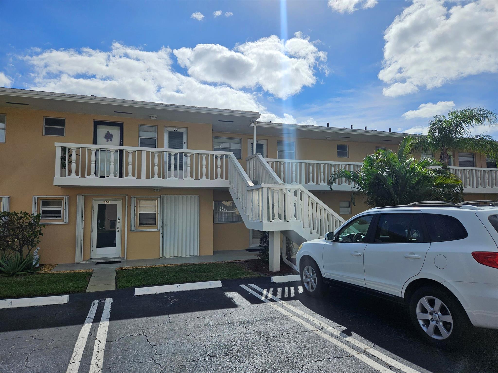 2182 NE 1st Way #202