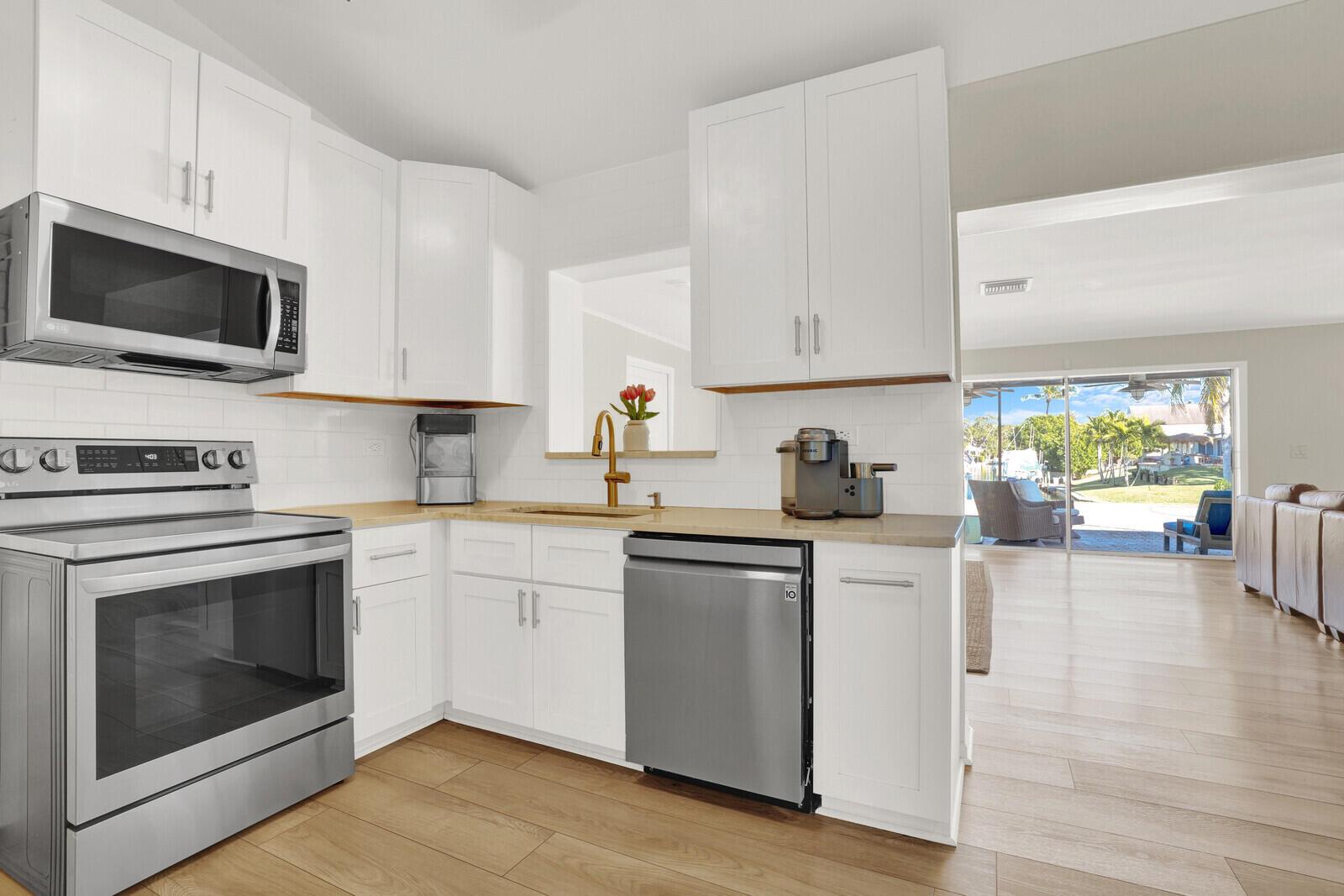 12980 Prosperity Farms Rd Palm Beach Gardens, FL 33410