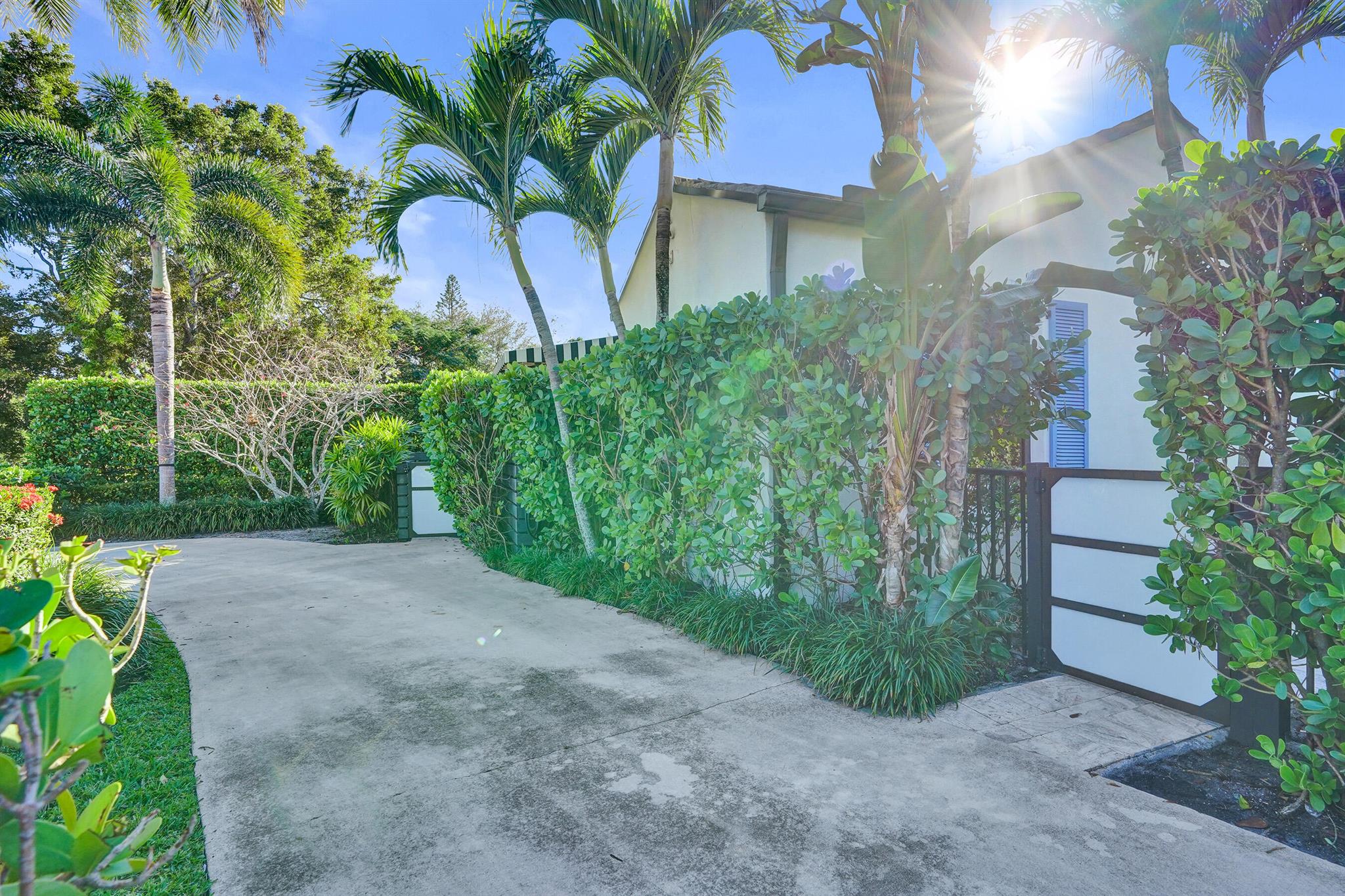 246 N Swinton Ave Delray Beach, FL 33444