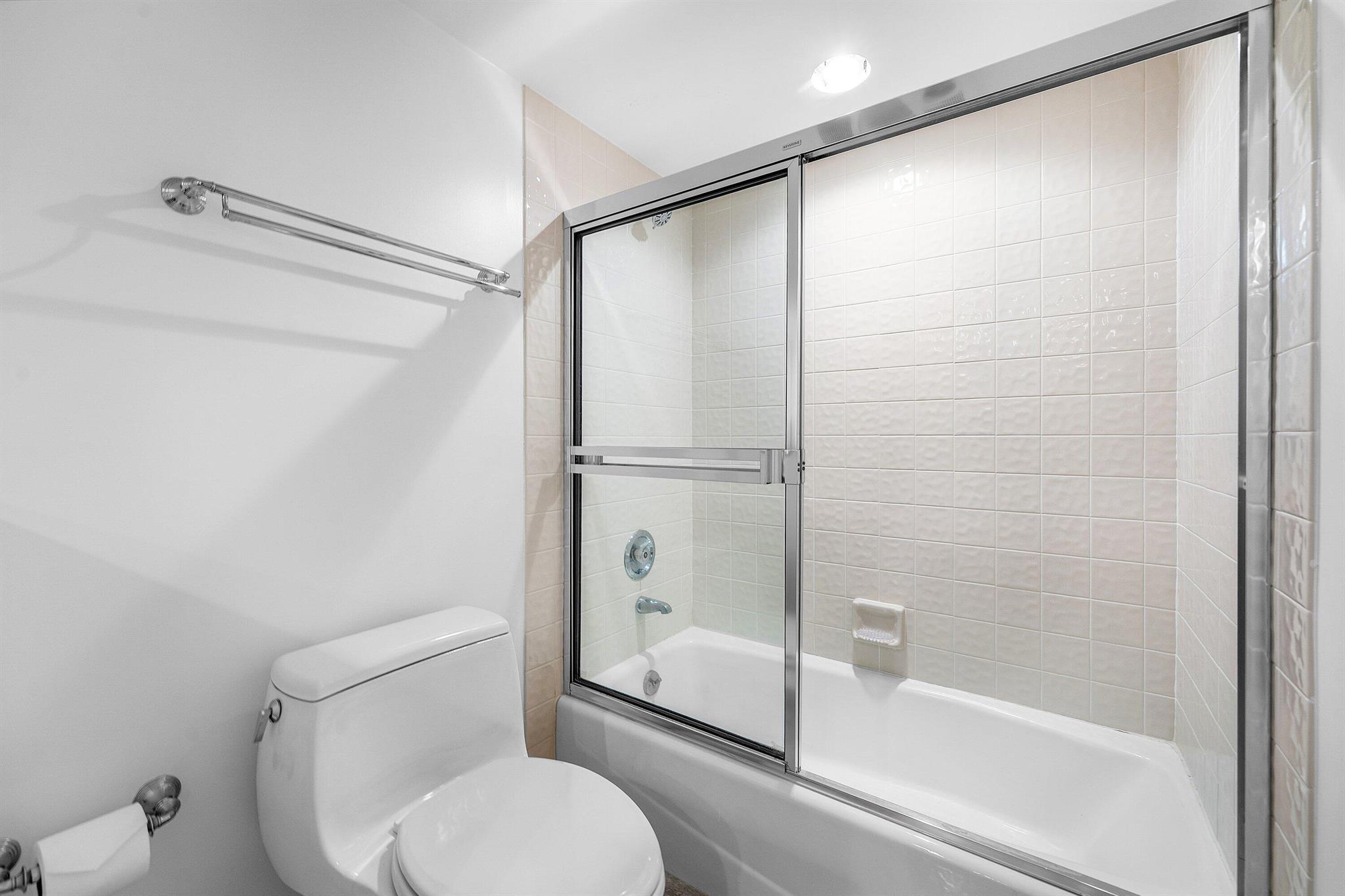 5070 N Ocean Dr #3b Singer Island, FL 33404