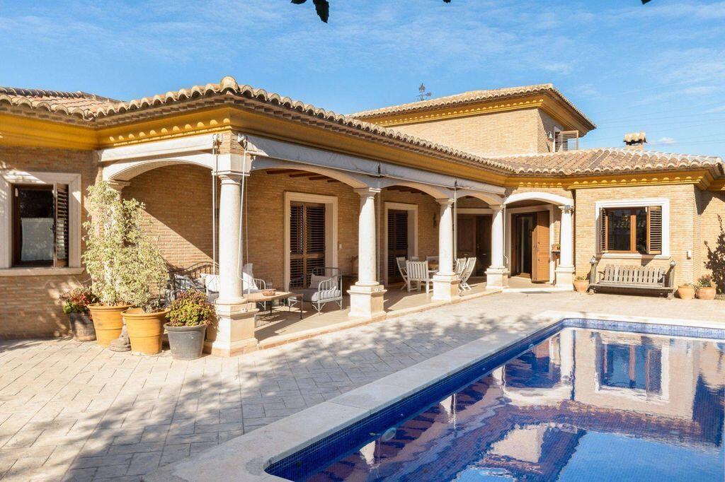 8 Calle Teuladi, Betera