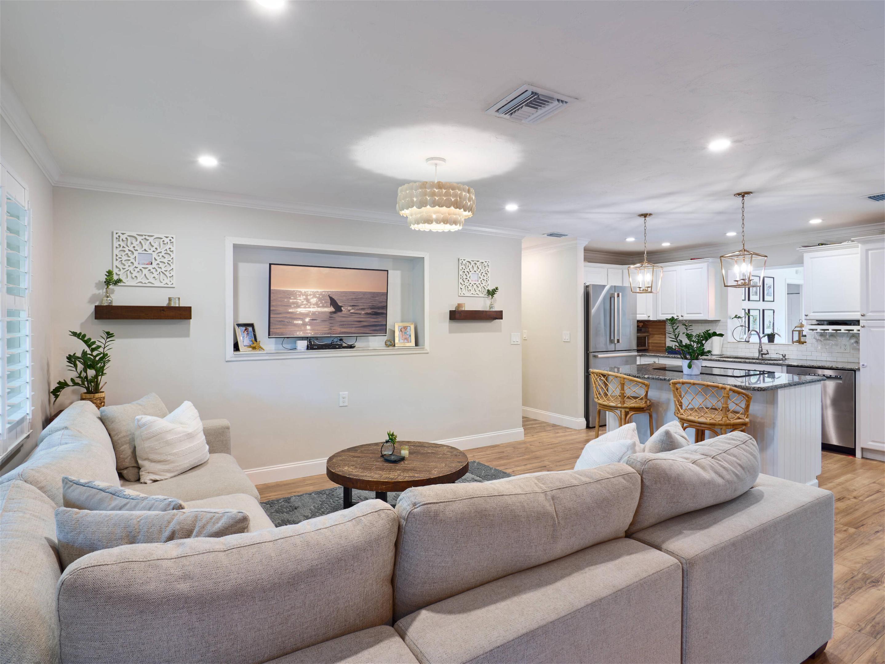 359 Church Tequesta, FL 33469