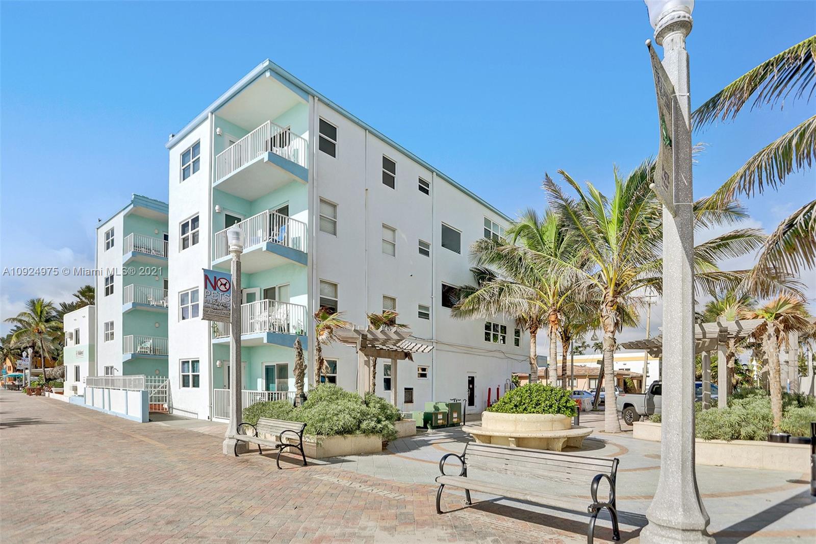 2600 N Surf Rd #402