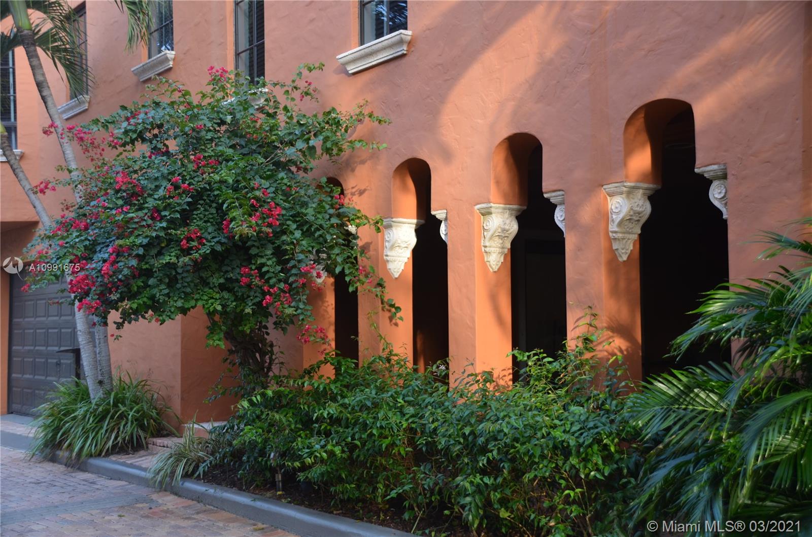 3471 Main Hwy #928 Miami, FL 33133