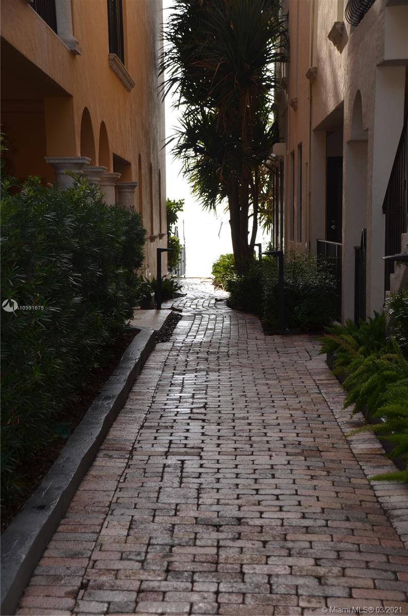 3471 Main Hwy #928 Miami, FL 33133