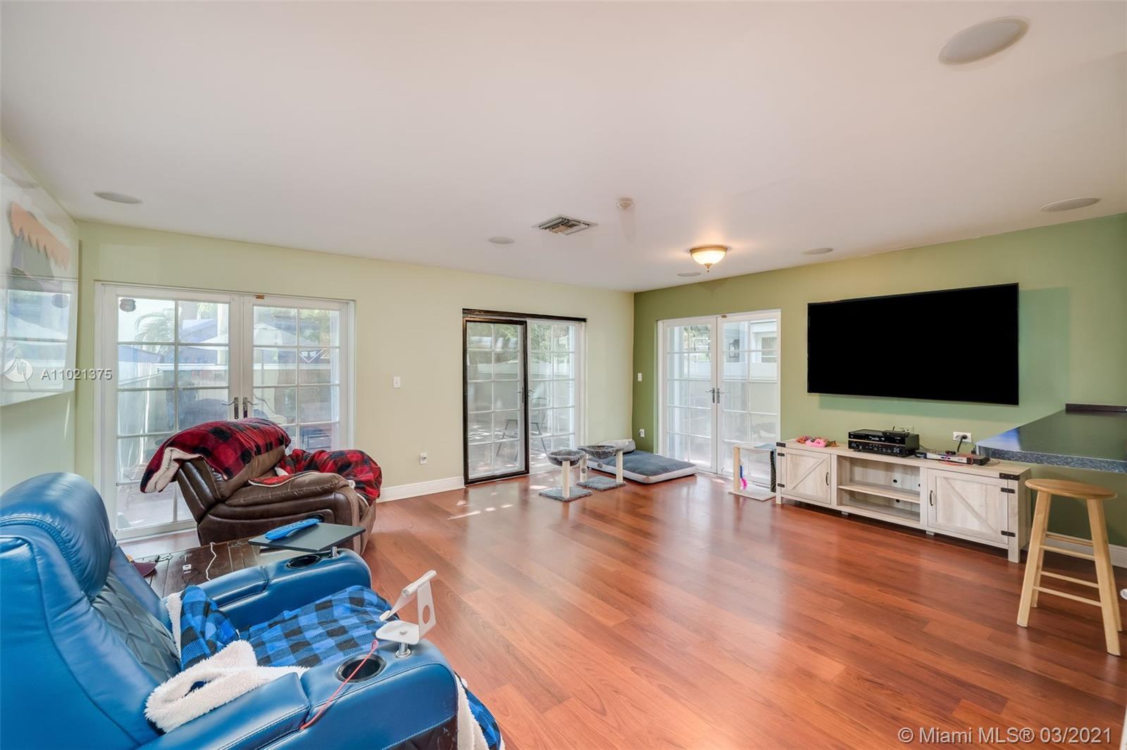 2813 Day Ave #2813 Miami, FL 33133