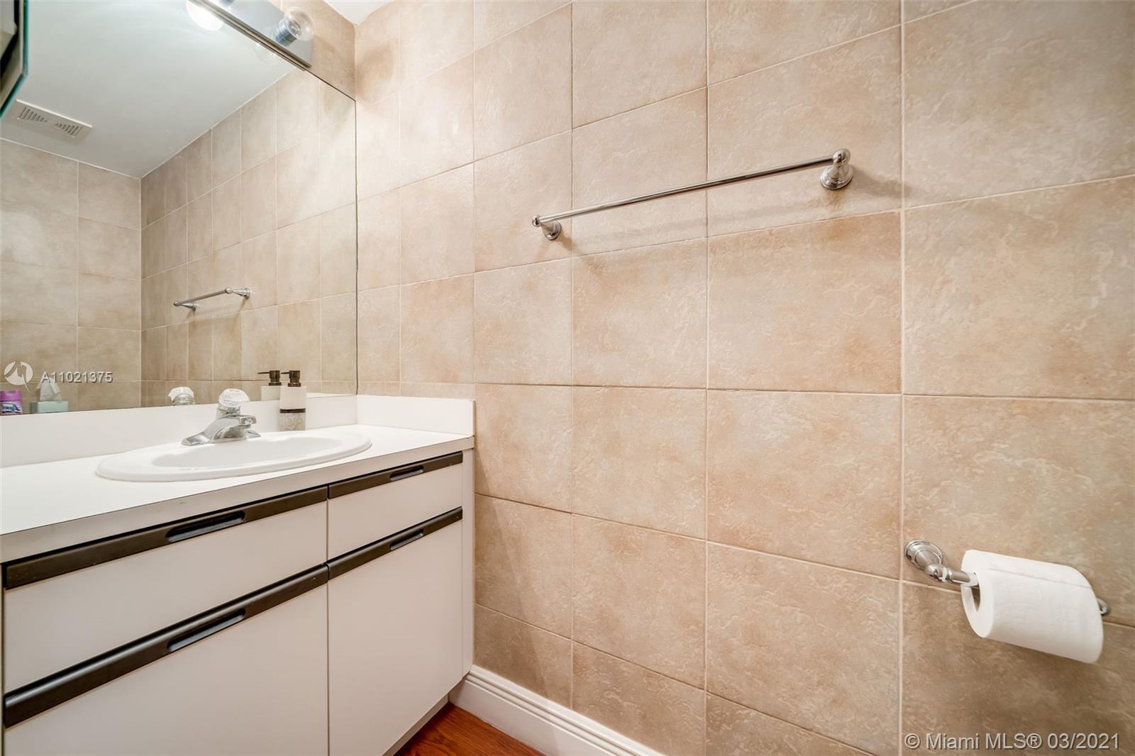 2813 Day Ave #2813 Miami, FL 33133