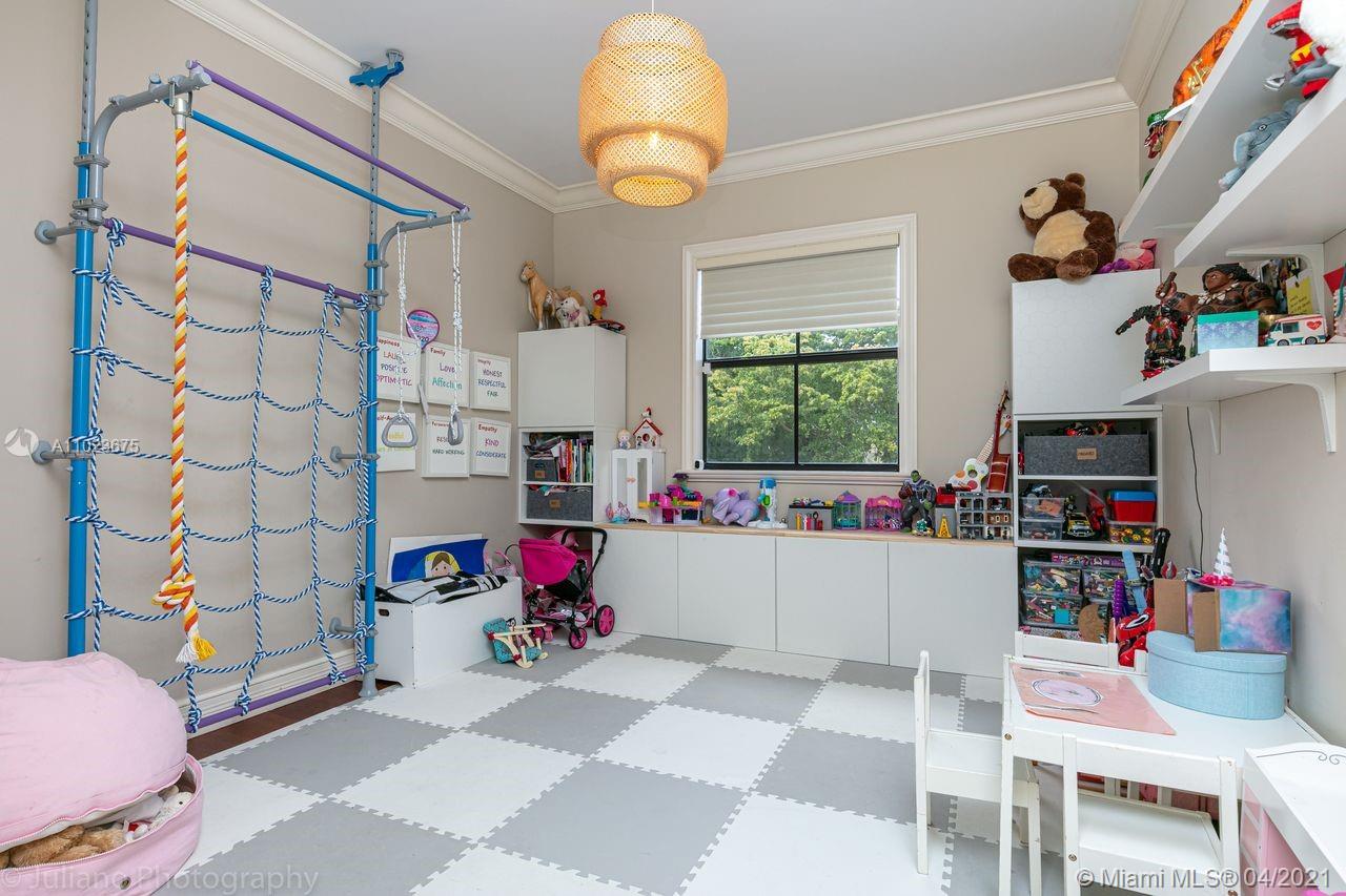 5321 Granada Blvd Coral Gables, FL 33146