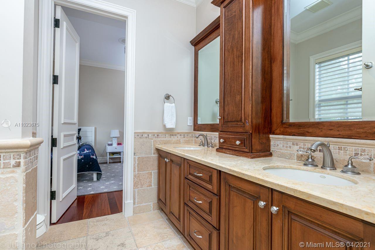 5321 Granada Blvd Coral Gables, FL 33146