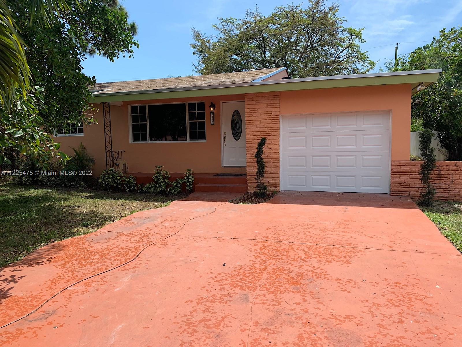 1370 NW 128th St